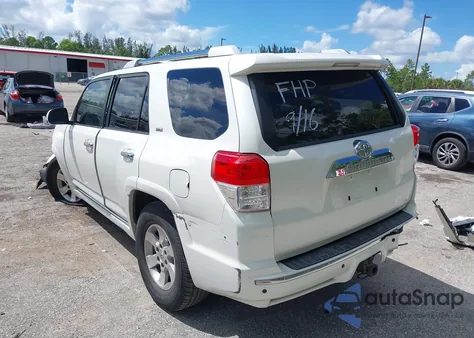 2011 Toyota 4Runner Sr5 V6 z USA, uszkodzony, nr VIN JTEZU5JR7B5028756